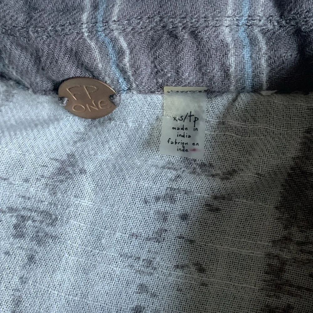 FP One Free People | Button Front Cropped Shirt Striped Relaxed Fit Gray XS - Picture 2 of 7